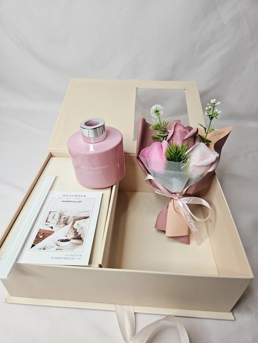 Luxury Gift Box with Reed Diffuser & Soap Flower Bouquet – Charming And Elegant